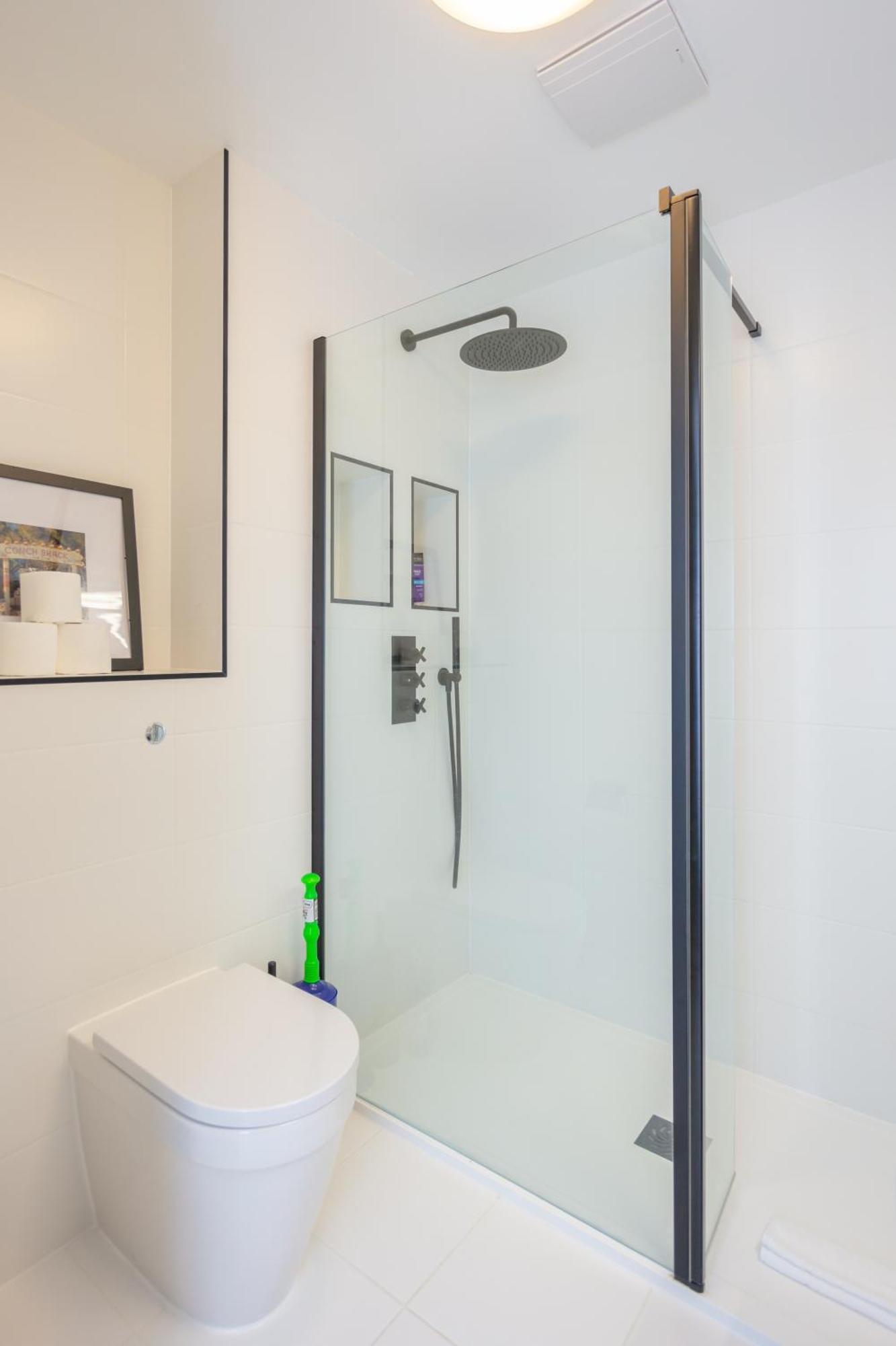 Stylish 1 Bedroom Apartment In Holborn In A Great Location Londra Exterior foto